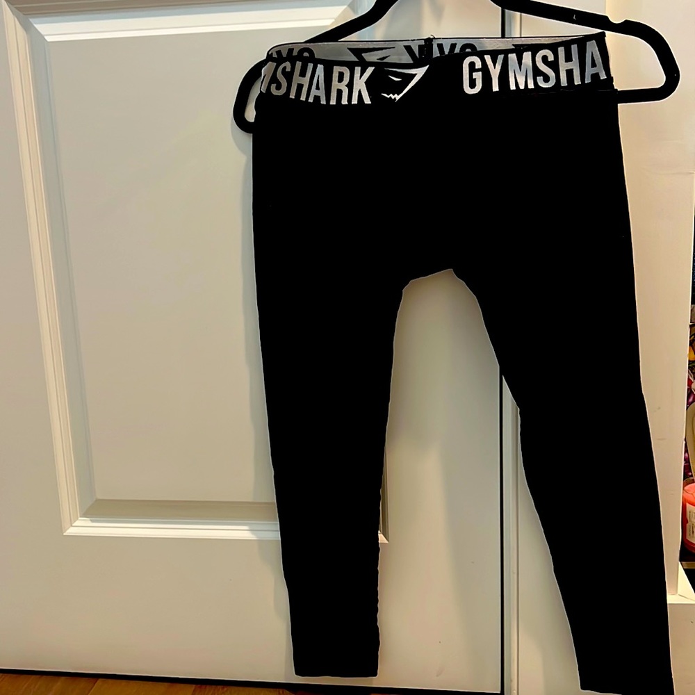 Small black gym shark capris